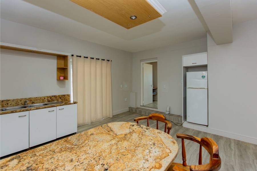 6 Bedroom Property for Sale in Myburgh Park Western Cape